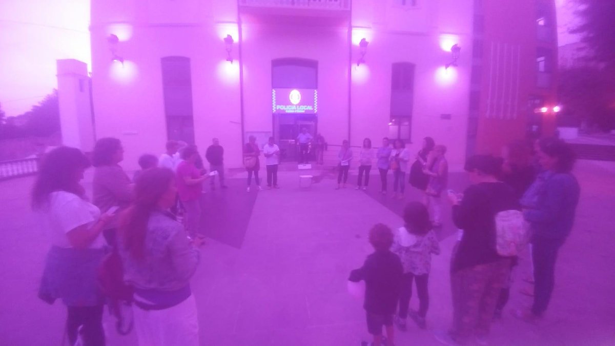 ajcaldetes's tweet photo. #caldetes viu la nit violeta
Divendres, 20 de setembre, Caldes es va sumar a la #NitVioleta per reivindicar el dret de de les dones i renovar el compromís amb la lluita per acabar amb la violència masclista i les agressions contra el col•lectiu LGTBI.
https://t.co/6o2y3zWUOg https://t.co/TPavZHLP4V