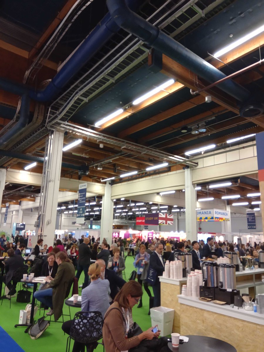testwe_eu's tweet photo. Clément, el famoso CEO de TestWe, se balade à Helsinki🇫🇮🇫🇮 pour la conférence #EAIE2019 avec @AACSB. Attention, LE speech 🎙️ is coming à 14h, aux côtés de @MarineCndt et @AlainGoudey. En attendant, quelques pics de l'event 😉🚀
@TheEAIE #HigherEd #Edtechfr https://t.co/kdtyyzOc8y