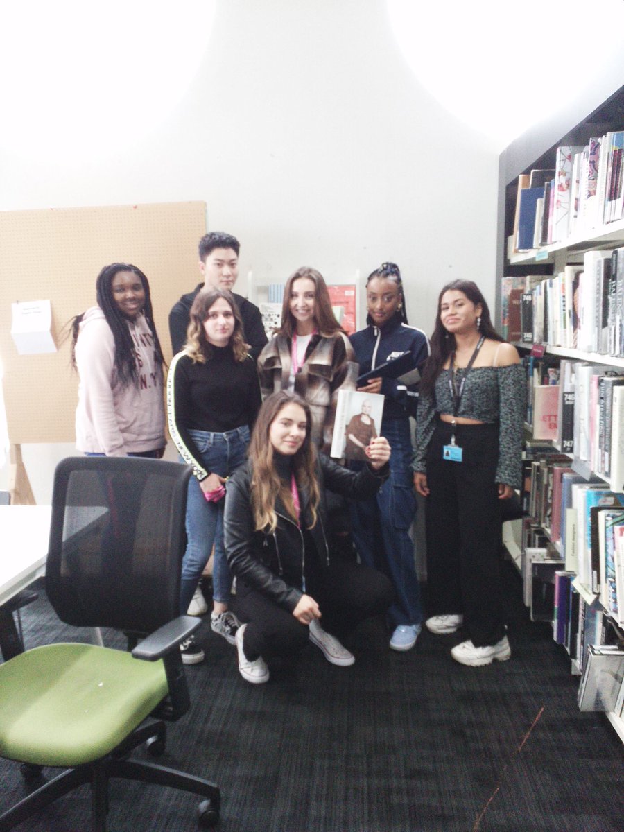 Ravestrail7's tweet photo. #raves #ravens #joinrave we found a book https://t.co/ydlzYPz4VO