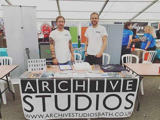 All set up for the @bathspauni commercial fair with <a href="/guitarbitz/">Guitarbitz</a> and @archivestudiosbath 🤙Get student discount on rehearsal space and orders in store, free stickers and guitar picks 🤙🤙
°
°
°
#bathmusic #studentfair #bathspa #studentdiscount #musicstud… ift.tt/2l0CyXX