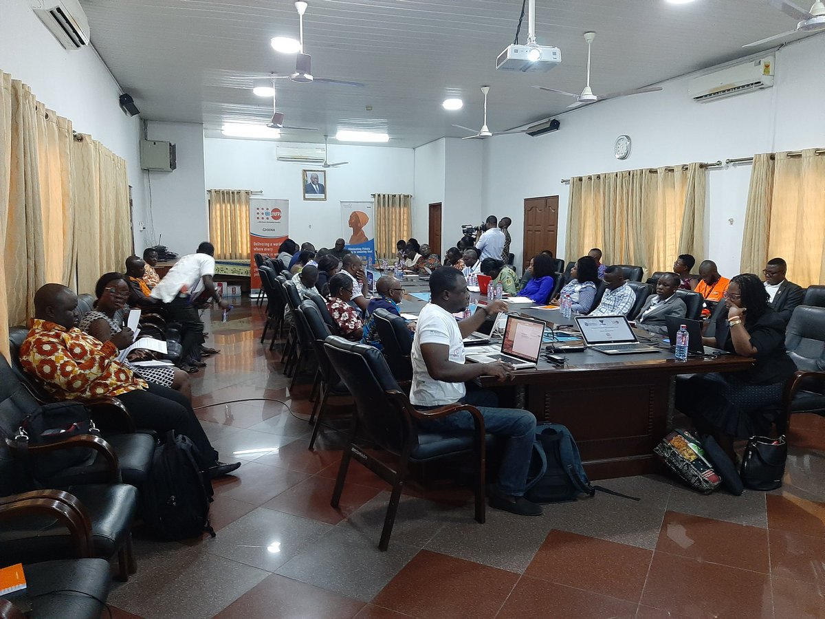 kwasiSELASSIE's tweet photo. Just started the #Ghana #CSOs consultative forum on #ICPD25 #NairbiSummit with a minutes silence in honour of the grandfather #Prof.F.T. Sai. "We are here to set the agenda, with the responsibility to lead the charge" #LeavingNoOnebehind @UNFPAGHANA @PPAGGhana @YagGhana @YAMghana https://t.co/W4TZc2Wz2v