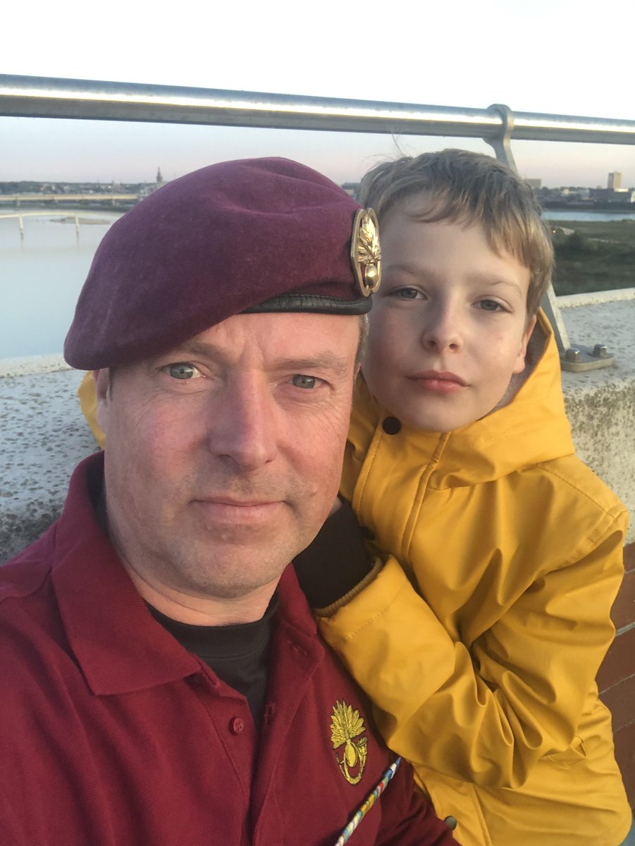 stanvandenhurk's tweet photo. wie heeft er van Daan en mij tijdens #sunsetmars #deoversteek in #nijmegen op 20-09-2019 foto’s gemaakt? ik zou ze graag willen hebben. mvg Daan en Stan https://t.co/Gp330Cflnv