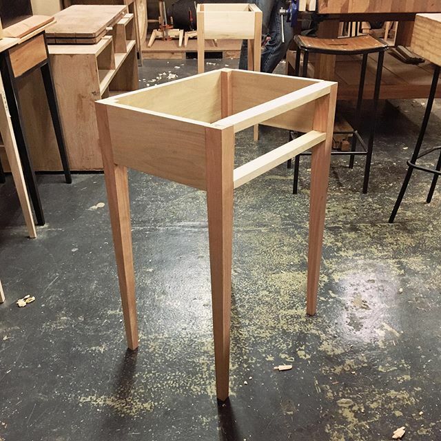 vanessanapiza's tweet photo. That moment when your dovetails fit. Unlimited powerrrr!

#woodworking #dovetail https://t.co/0dB3XuYIln https://t.co/mPkXPcENsp