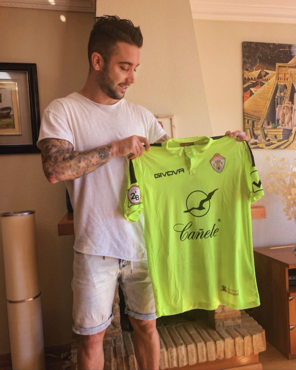 SergioAlbiol's tweet photo. Este es mi granito de arena, para la gran iniciativa de @Ercaly con la asociación #ARATEA , a favor de los niños con autismo. ¡Todo sea por verlos sonreír! Mi camiseta está en camino amigos. ♥️ https://t.co/ekwUVoN8wh