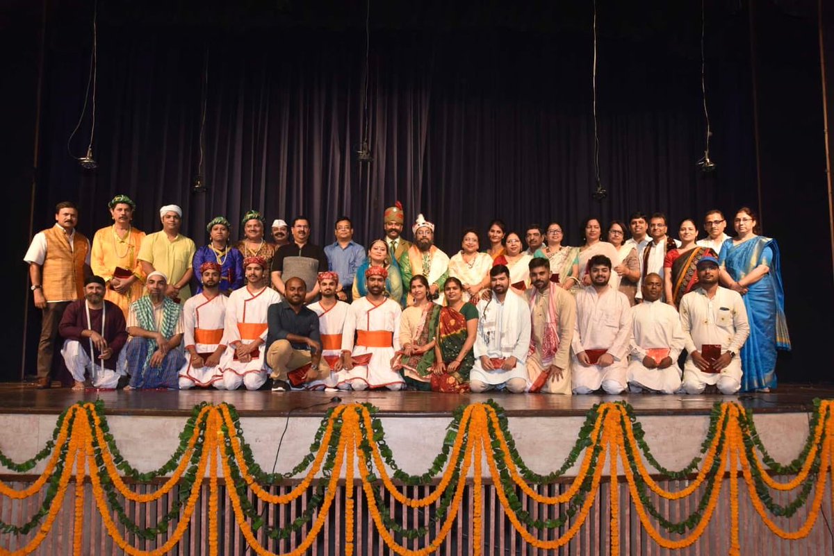 pgcilindia's tweet photo. पावरग्रिड, केंद्रीय कार्यालय में दिनांक 22.09.2019 को शरद जोशी द्वारा लिखित नाटक “एक था गधा” का मंचन किया गया। इस नाटक के सभी पात्रों का अभिनय तथा निर्देशन निगम के कार्मिकों ने स्वयं किया। इस अवसर पर निगम के वरिष्ठ अधिकारीगण तथा कार्मिकों के परिजन भारी संख्या में उपस्थित थे। https://t.co/4WbrmPYAXI