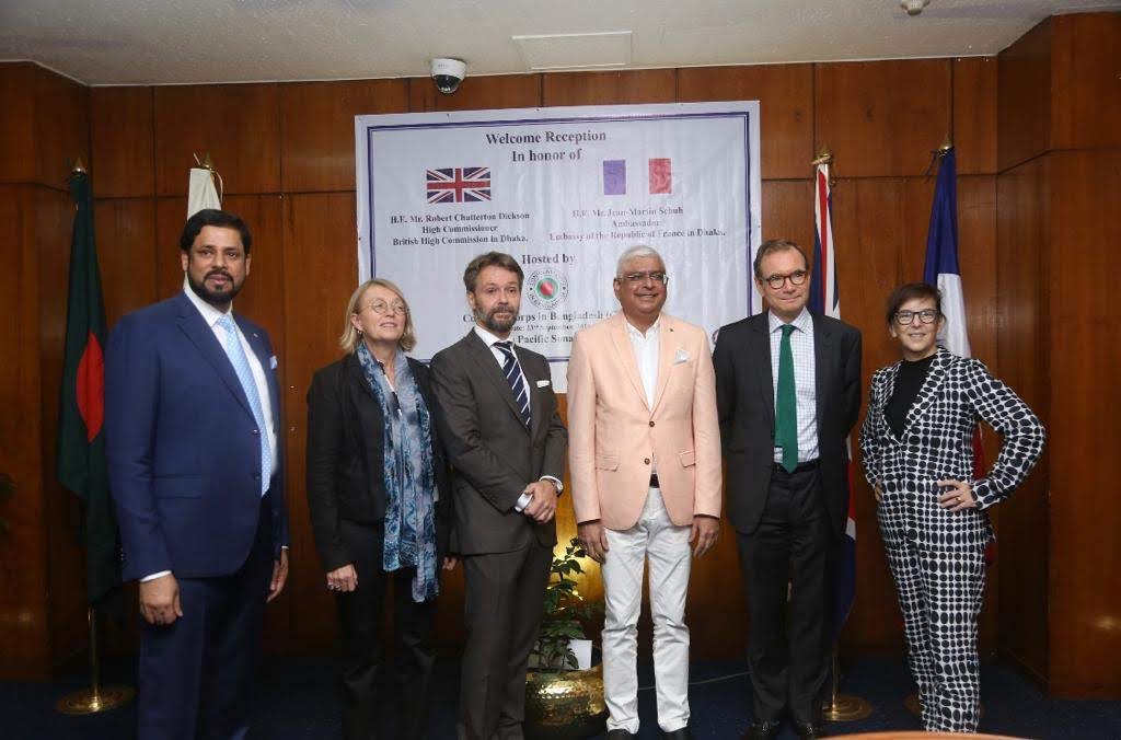 AsifAChowdhury's tweet photo. On 23rd September Consular Corps in Bangladesh (CCB) hosted a welcome reception party for British High Commissioner and French Ambassador with their spouses at a local hotel in Dhaka. #consul #Ambassador #worldconsul #ficac #embassy #diplomat https://t.co/sjwWCSwPII