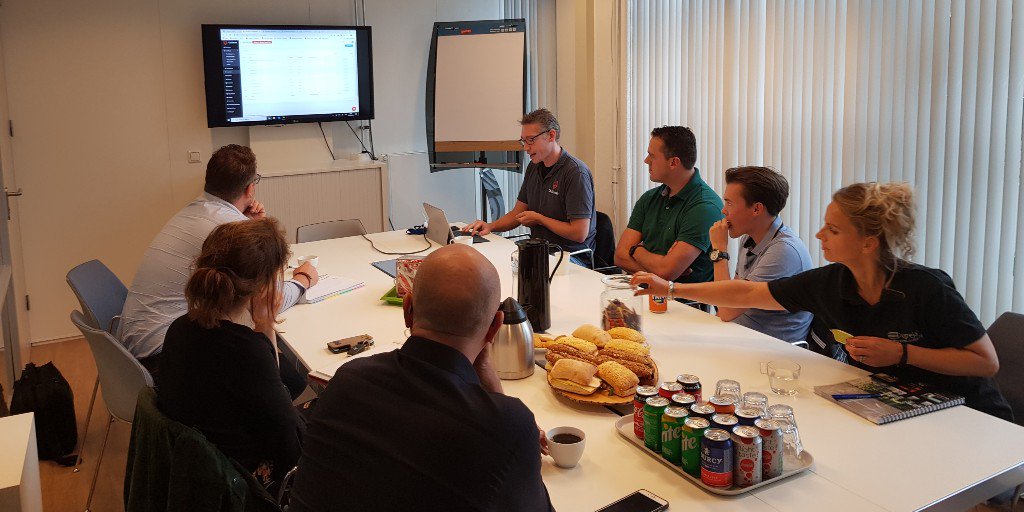 OutSmartfs's tweet image. Gisteren mochten wij weer een select groepje mensen ontvangen die zich hadden opgegeven voor onze kennissessie. Hierin delen wij nieuwe functionaliteiten en tips en tricks om nog beter met de software om te gaan. #kennissessie #klantcontact#procesoptimalisatie #digitalisering