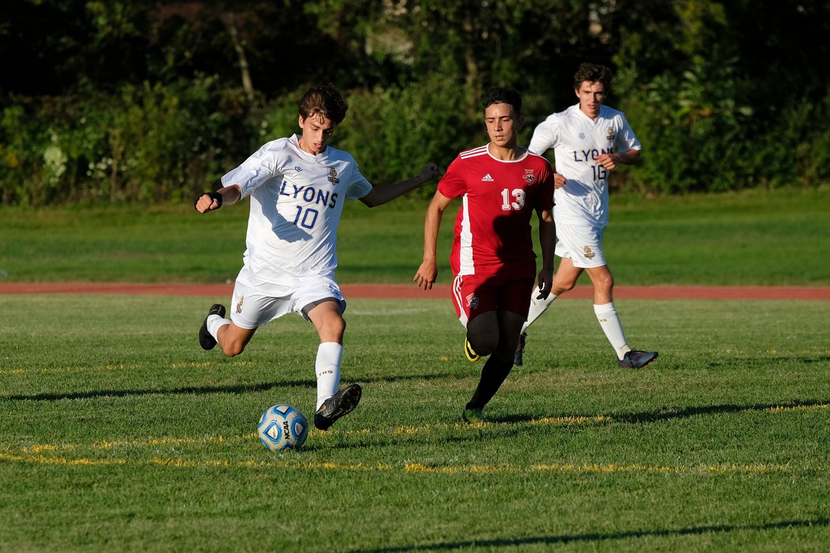 LTHSSOCCER's tweet photo. Boys Varsity Soccer won 7-0 last night vs Proviso West. Amazing job, team! https://t.co/YSY5OqNjc6