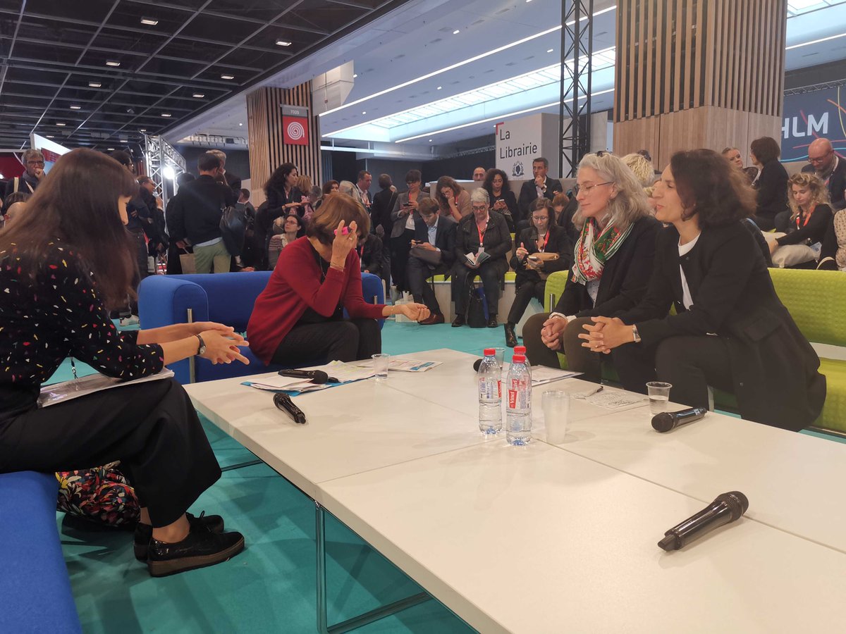 Avec la montée croissante de la digitalisation, nous ne devons pas négliger les risques d'exclusion numérique qui touche 1 adulte sur 4. Découvrez comment les organismes #Hlm appréhendent le sujet sur le #parvis Actualités Habitat. #CongrèsHlm