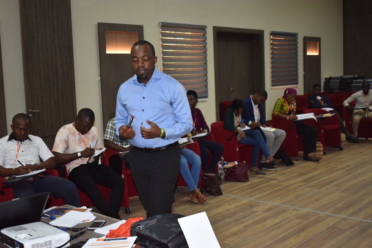ashokaafriquefr's tweet photo. "Il faut savoir que l'Afrique a de nouveaux héros et c'est les Changemakers." Fabrice Muchiga
#amexleads https://t.co/whkBhbpsdq