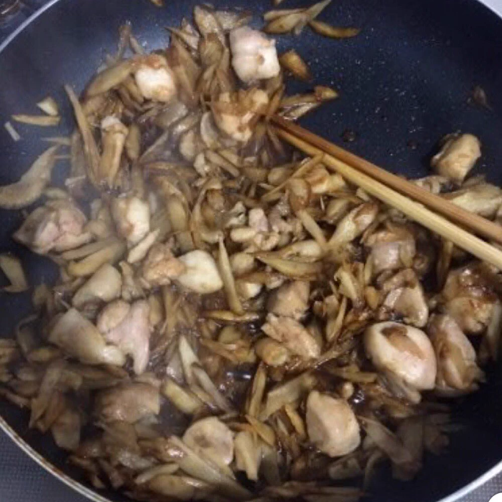 今日の夕飯はこれで決まりかも！炊き込まずに作れる大分鶏めし風が美味しそう！