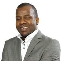 Nous recevons aujourd'hui pour vous @Mouslihou DIALLO
Directeur Adjoint Livraison de Services TI chez <a href="/iA/">iA Inc.</a> Groupe financier (Industrielle Alliance) à partir de 16H05 ' sur <a href="/LeLynxGN/">Le Lynx</a> FM 91.00
#Kibaro #TechInfo224