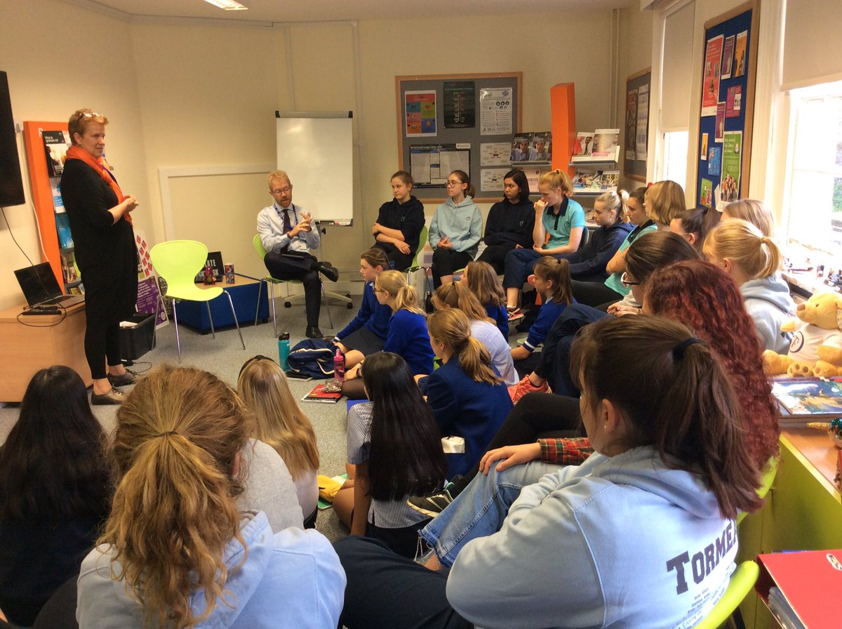 Tormead_Beacon's tweet photo. The first Beacon Briefing of the year discusses the last 24 hours in parliament. Girls asking some brilliant questions showing that they are both enquiring and concerned for society. #hpledu thanks to @Econ_Tormead @Tormead_GovPol for the expert advice! https://t.co/m76sZNJqHy