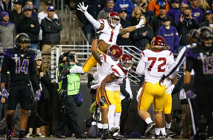 therealjoe8's tweet photo. Hoping to see more images like the one's shown here from 2016's upset of #4 UW, Saturday night. #BeatTheHuskies #UWSucks #WeAreSC #FightOn✌ https://t.co/cSp8fsb7Yb