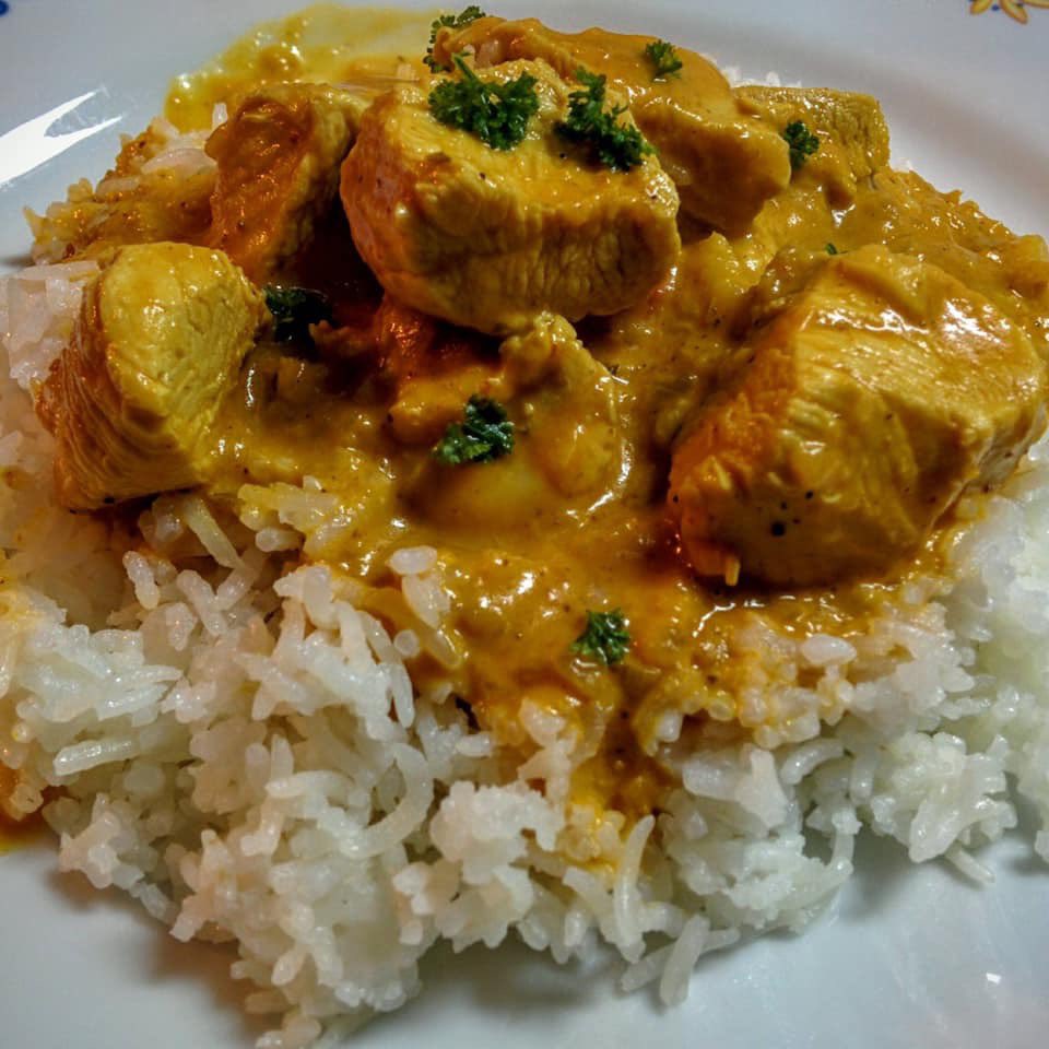 Just a reminder that this Sundays curry night (29th September) has been rescheduled for Sunday 27th October. Places are filling fast. Call the cafe on 01934 835758 or pop in to book now 🍓