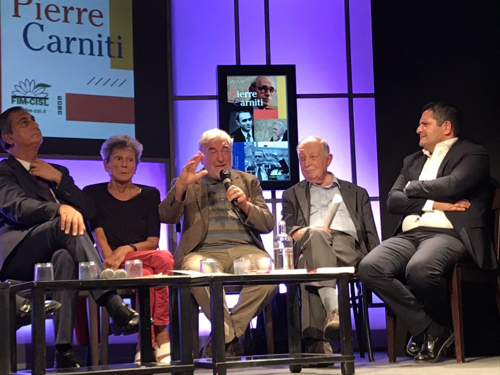 FIMCislStampa's tweet photo. #Morese #PierreCarniti mi disse tu non puoi fare solo l’intellettuale devi essere sindacalista 👉 la mia prima assemblea all’Ansaldo di Genova come palco una cassetta di frutta https://t.co/2Y3Ai1Swrn