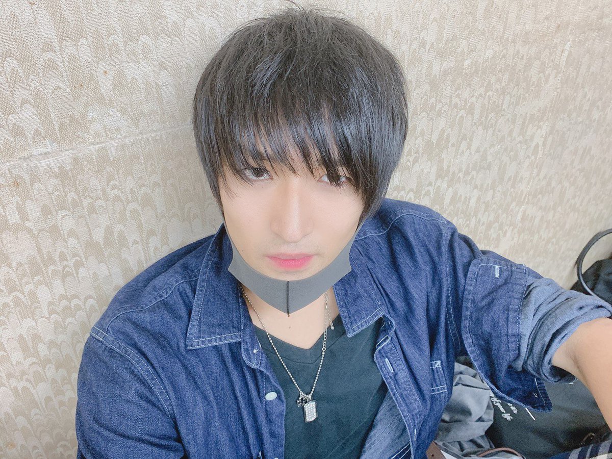 Amミュージカル 皆さん こんばんは キャスト紹介人目 藤原孝喜 くん 運動神経抜群 細身でイケメン 顔がでかいのと足が短いらしい 代表の荒川と一緒 かっこいいし チャーミングだし みんなに愛される性格の藤くんが今回は 藤くん