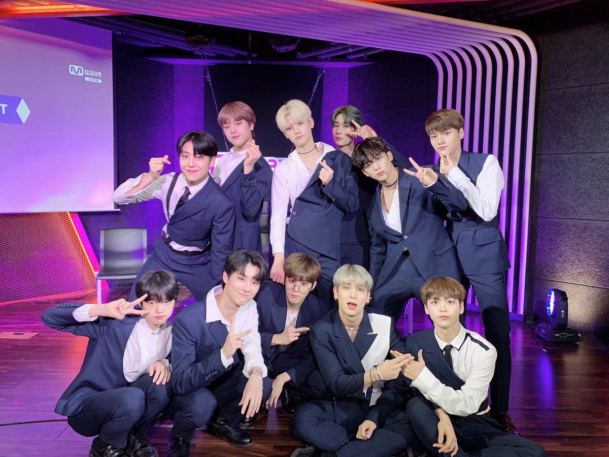 Pakrserim's tweet image. [#X1NOTE]

엑스원만의 매력 가득한 모습을 볼 수 있었던 MEET&amp;amp;GREET! 🤝 또 한 번 원잇과 함께 소중한 시간 보낼 수 있어 즐거웠어요! 꿈같은 나날들이 계속되는 요즘, 언제나 X1의 힘이 되어주셔서 감사합니다❣

#X1 #엑스원