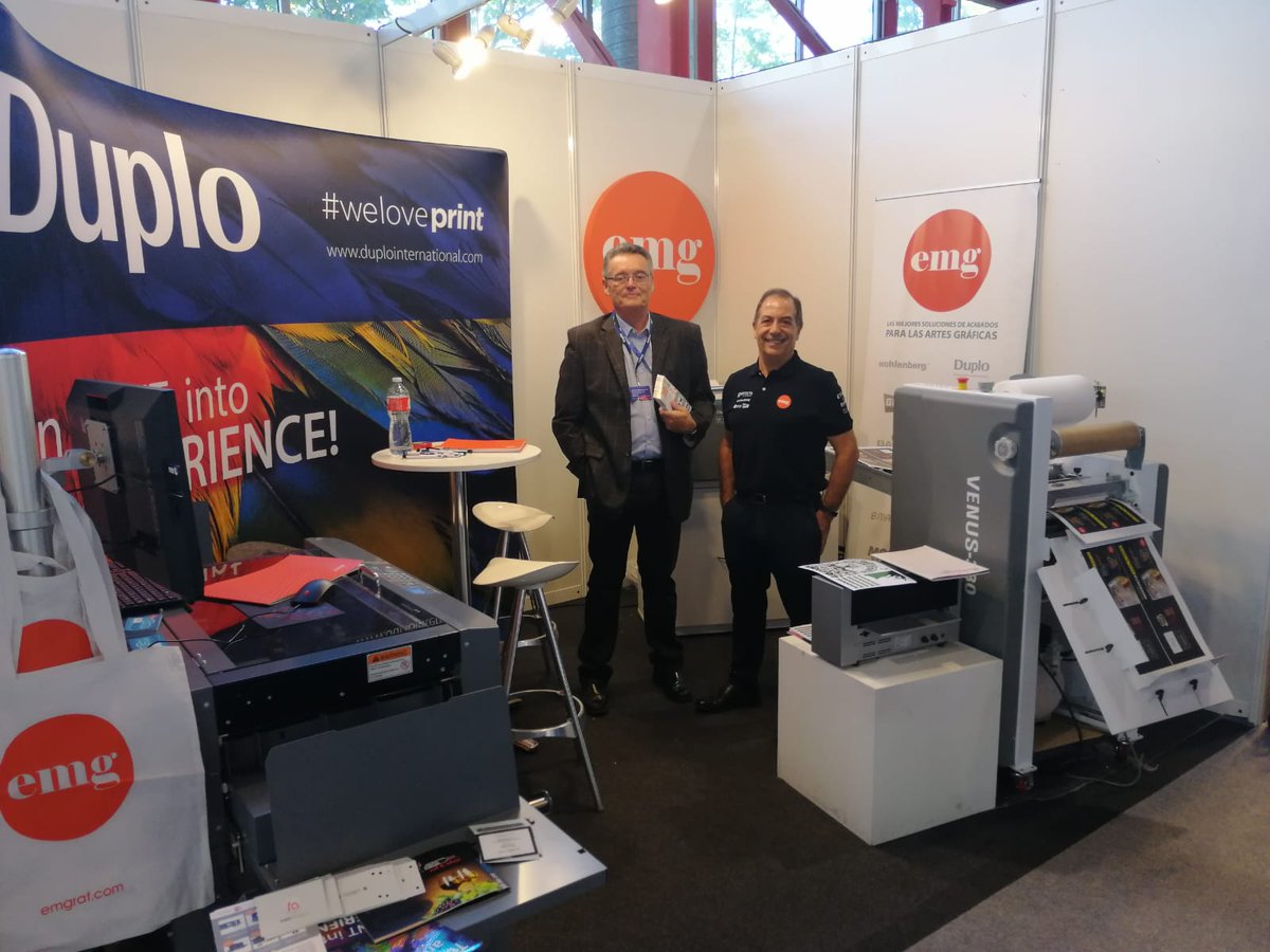 eymgrafica's tweet photo. #2nd #round en la #feria de @CPrint_Madrid  con parte de nuestro #equipo en el #stand!! 
*
*
#equipos #maquinaria #grafica #portimpresion #diseño #grafico #comunicacion #publicidad #visual #papel #oneduplo #weloveprint @Duploint https://t.co/Cpr9Wcv5IX