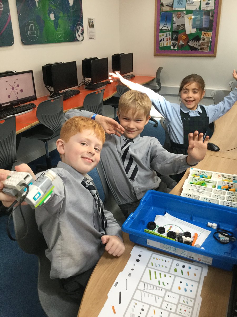 TechnologyDHS's tweet image. Our year 4 pupils have been enjoying our new #Coding and #Robotics club. Our #SchoolCodingTeam used #LEGO WeDo to create #Milo the Science Rover!