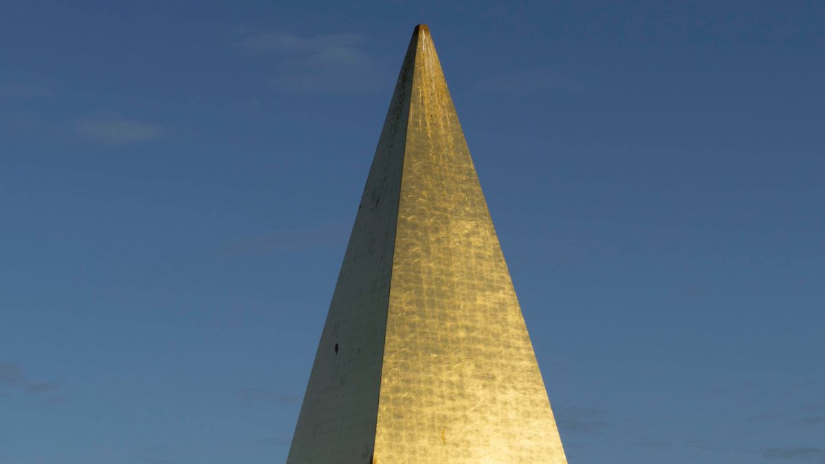 MARSMilano's tweet photo. Questa sera MARS inaugura la stagione espositiva con APEX di #DavideBertocchi: #onenightevent con una #videoinstallazione inedita che documenta il Pyramidion dorato dell'obelisco di Luxor sito in Place de la Concorde, Parigi. Vi aspettiamo dalle h 18! https://t.co/94pC0wi36H https://t.co/GJNhkqjKrS