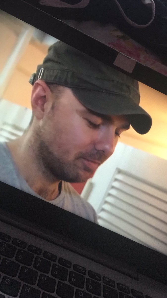 alemafro's tweet photo. I swear the only joy in my life is #idiotabroad #karlpilkington https://t.co/8CQc9mRZc9