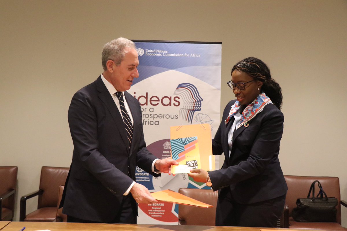 ECA_OFFICIAL's tweet image. A Memorandum of Understanding signing between @ECA_OFFICIAL and @Mastercard to collaborate on inclusive #digitalidentification programs and to team up to improve #refugees welfare and #security in Africa.

#UNGA74 #DigitalID #refugees