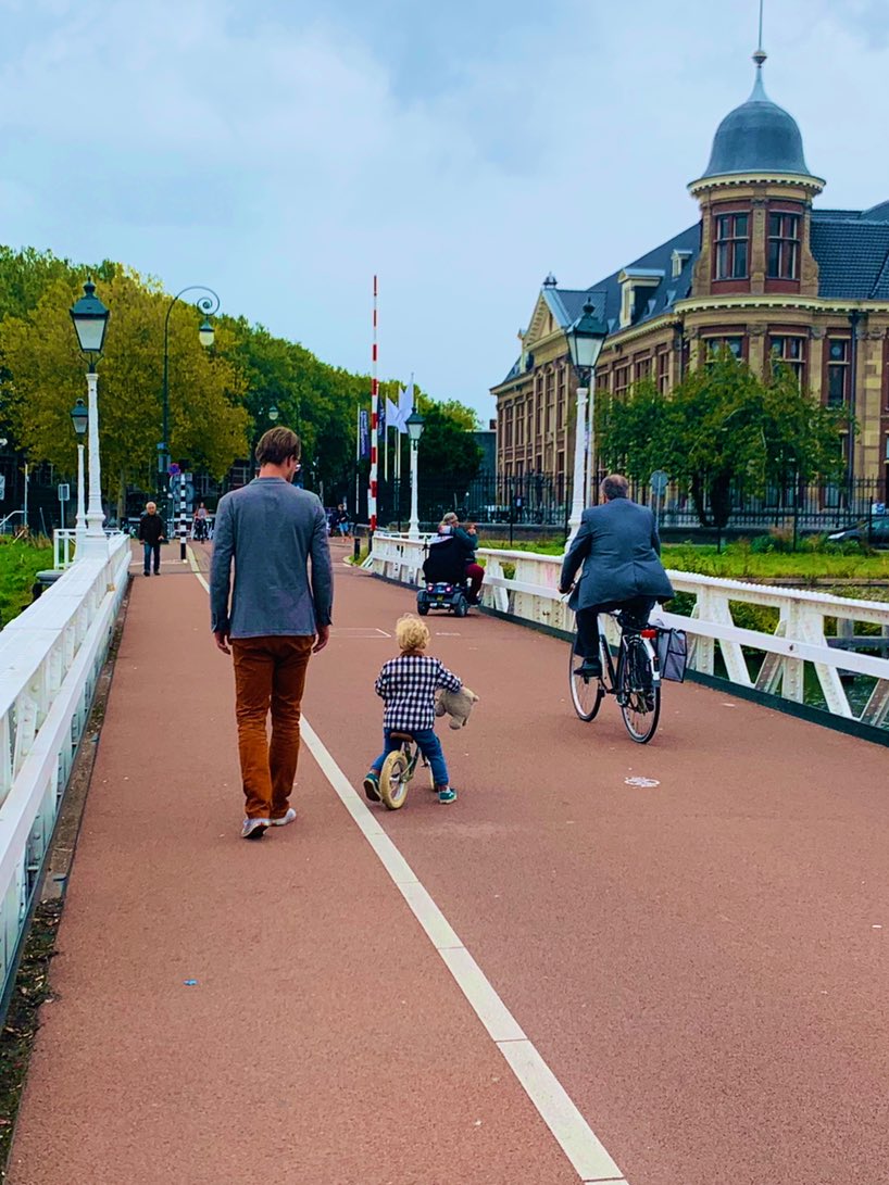 Utrecht - definitely up there as one of my fav cycling cities. Jam-packed visit yesterday to learn about the city’s #cleanair plans and #cyclingambitions. Thank you <a href="/GemeenteUtrecht/">Gemeente Utrecht</a>, <a href="/fietsersbond/">Fietsersbond</a> and @herbert_tiemens for making my stay such an informative and memorable one!