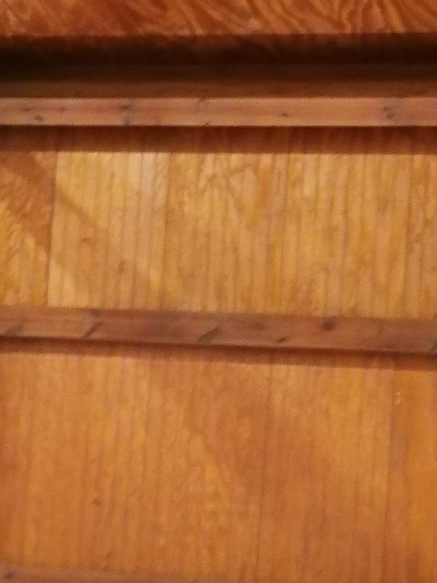 Panel sándwich de cubierta imitación a madera. Todo un logro, Ababa con los trabajos de mantenimiento de lijar, barniza. No se altera con el tiempo. Para más información jgonzalez@dippanel.com