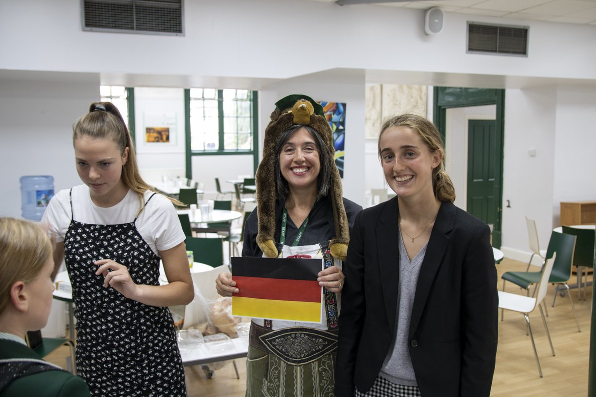 Deutsches Frühstück! This morning during break time saw our German breakfast in the dining hall as part of European Week of Languages. Pupils and staff sold delicious pastries, pretzels and rolls, which proved so popular that queues led back down the corridor. #EWOL