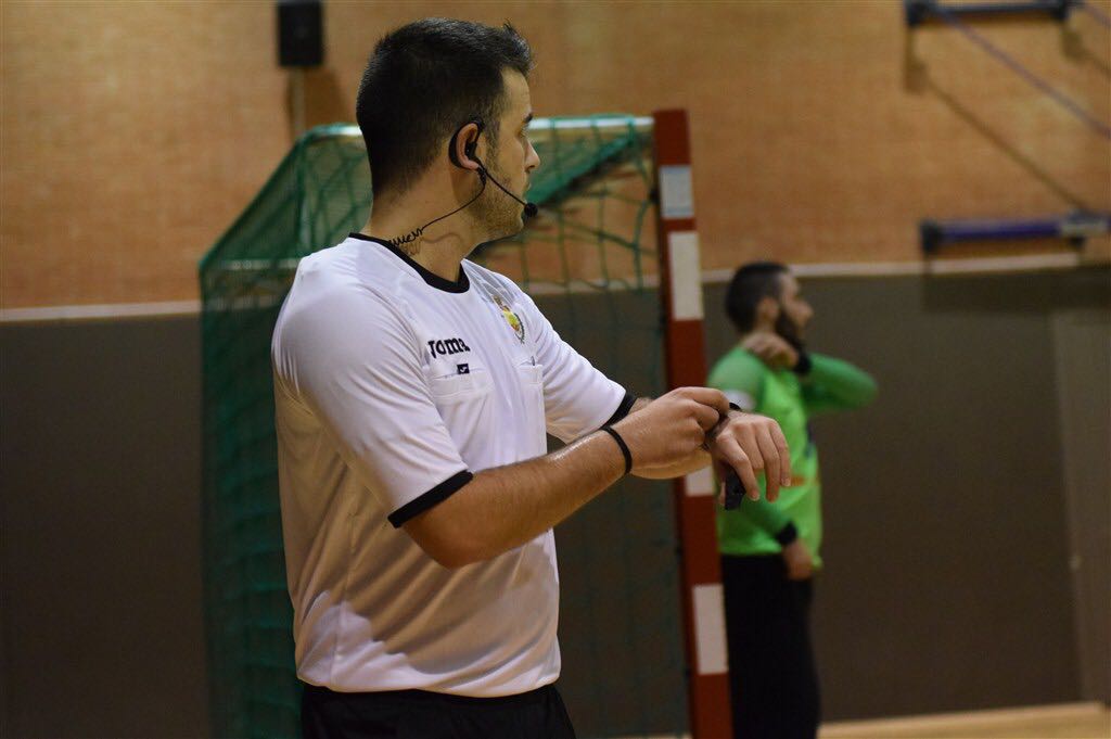 Activitat #FCHÀrbitres |  “NOVES TENDÈNCIES ARBITRALS IHF 2019”.

🏃‍♂ <a href="/josepmica/">Josep Millán Cazorla</a>
📆 Divendres 4 d’octubre 
⏰ 20.00 a 21.30 h
📍 C/ Jacint Verdaguer, 48. 08750 - MOLINS DE REI 
🏟 Sala d’Actes de la Federació Obrera