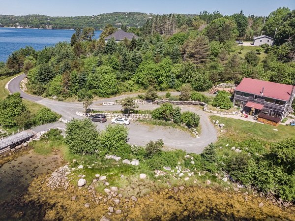 RED HOT LISTING OF THE DAY

Happy #WaterviewWednesday! Feast your eyes on this little piece of paradise:

400 Masons Point Road, Head Of St Margarets Bay
MLS® #201918737
$575,000

Contact RDR's Pam Cherington: 902.456.7846, pam@reddoorrealty.ca

Details: reddoorrealty.ca/listings/detai…