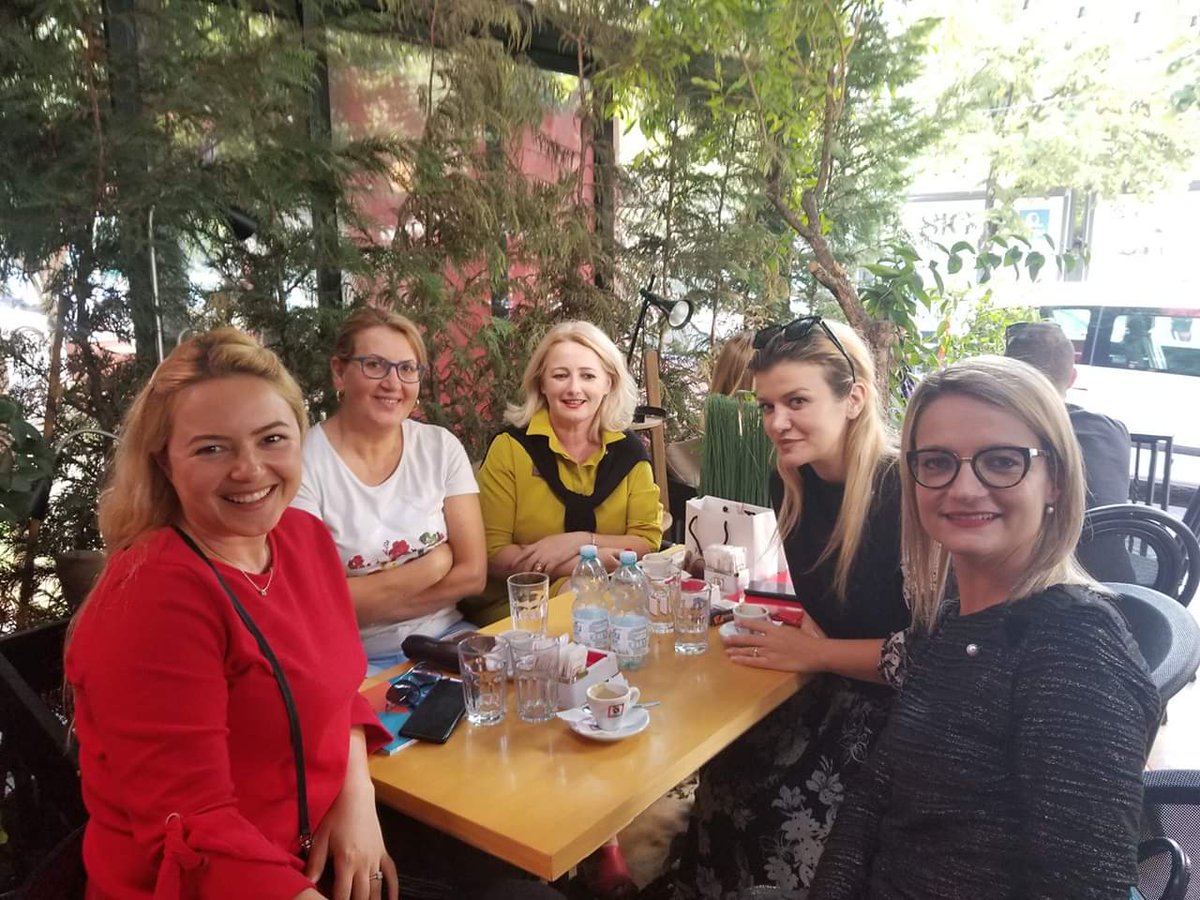 jolezakoka's tweet image. Si gjithmone kenaqesi bashkepunimi me koleget e  #BashkiTeForta per te diskutuar praktikat me te mira te Aleances se Grave ne Keshillat Bashkiak per mandatin 2015-2019. 
Pune edhe me te mira na presin ne kete mandat te dyte.