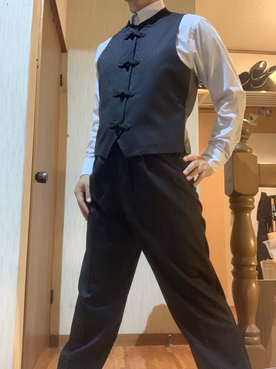 kagaho04's tweet photo. そう中国風スーツエモいのだよ。再掲。 https://t.co/RAX4pLDSHo