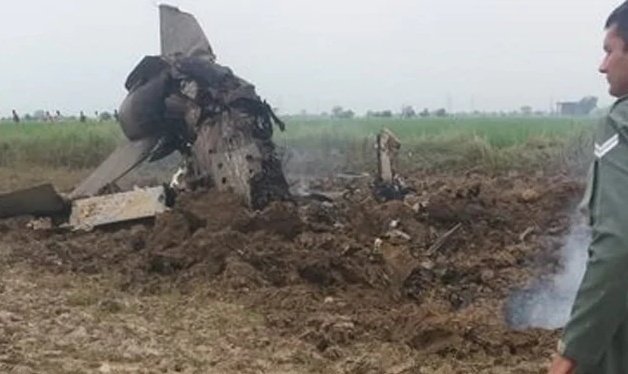 AftabRais1's tweet photo. Dear endians the best place  to sit is "اوقات"
#mig21
#ripEndia https://t.co/uiG6Edu7nE