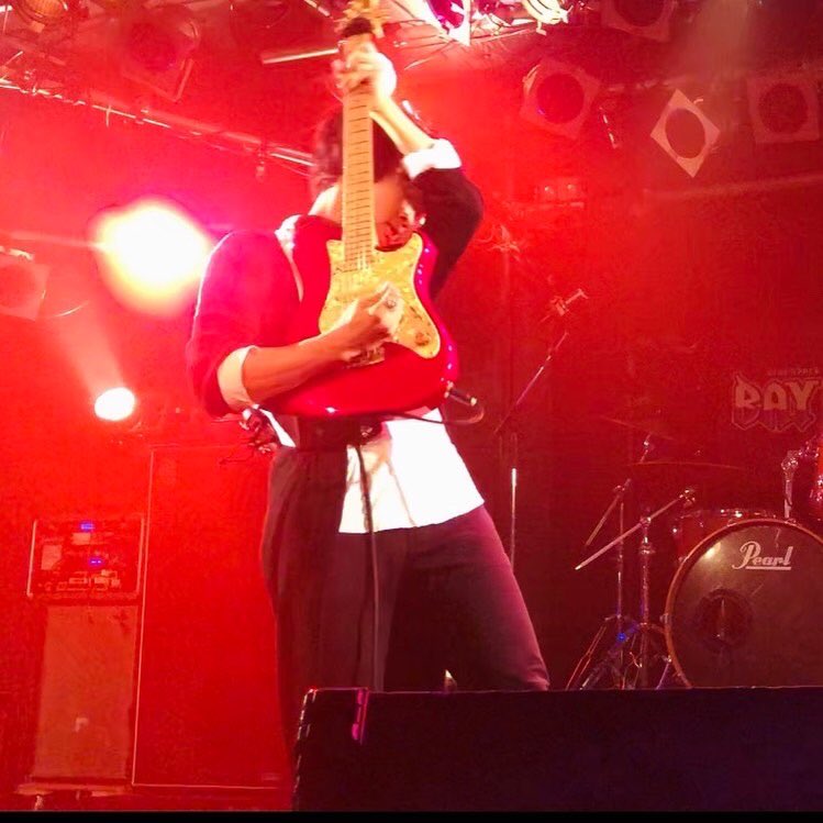 Ryusei_Soultool's tweet photo. 昨日は最高の誕生日だった。
ありがとう。BAYJUNGLE。

冷静の赤。
情熱の赤。
麒麟の赤。

#soultool
#Anzi
#Live https://t.co/i4tb8K6bkT