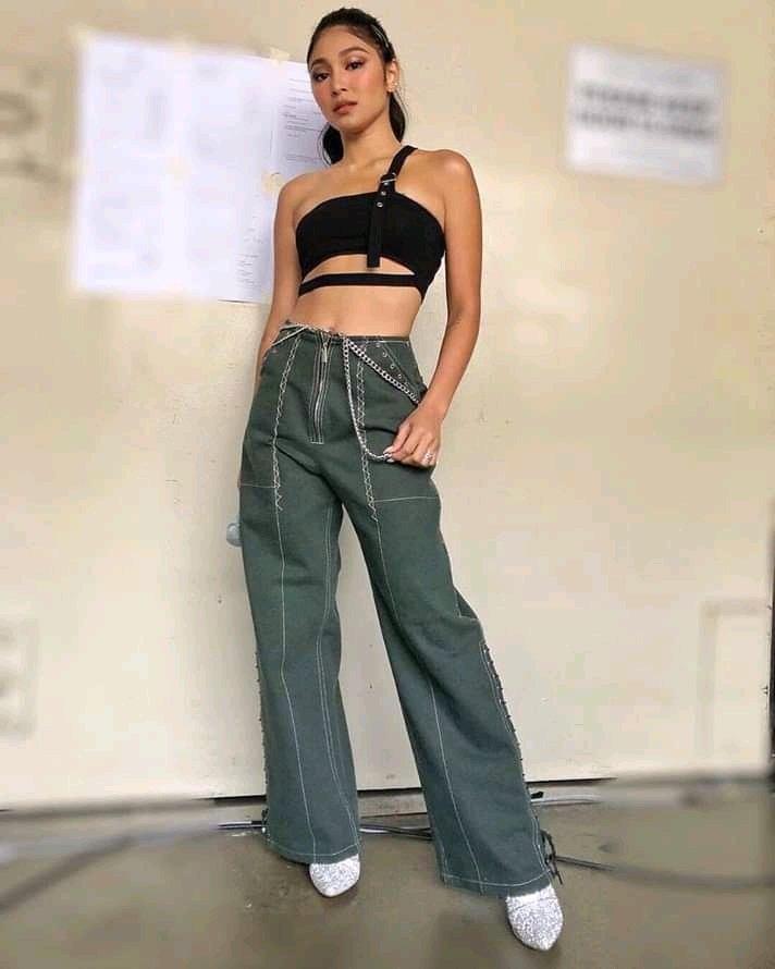 iconiclustre's tweet photo. before they're all bashing u coz of your outfits eih😆😌 https://t.co/4c2gIqGT9o