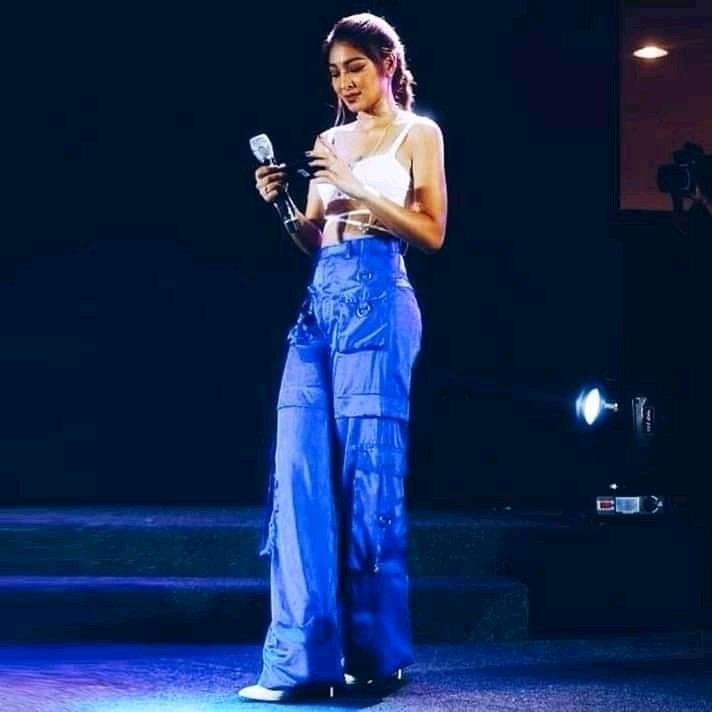 iconiclustre's tweet photo. before they're all bashing u coz of your outfits eih😆😌 https://t.co/4c2gIqGT9o
