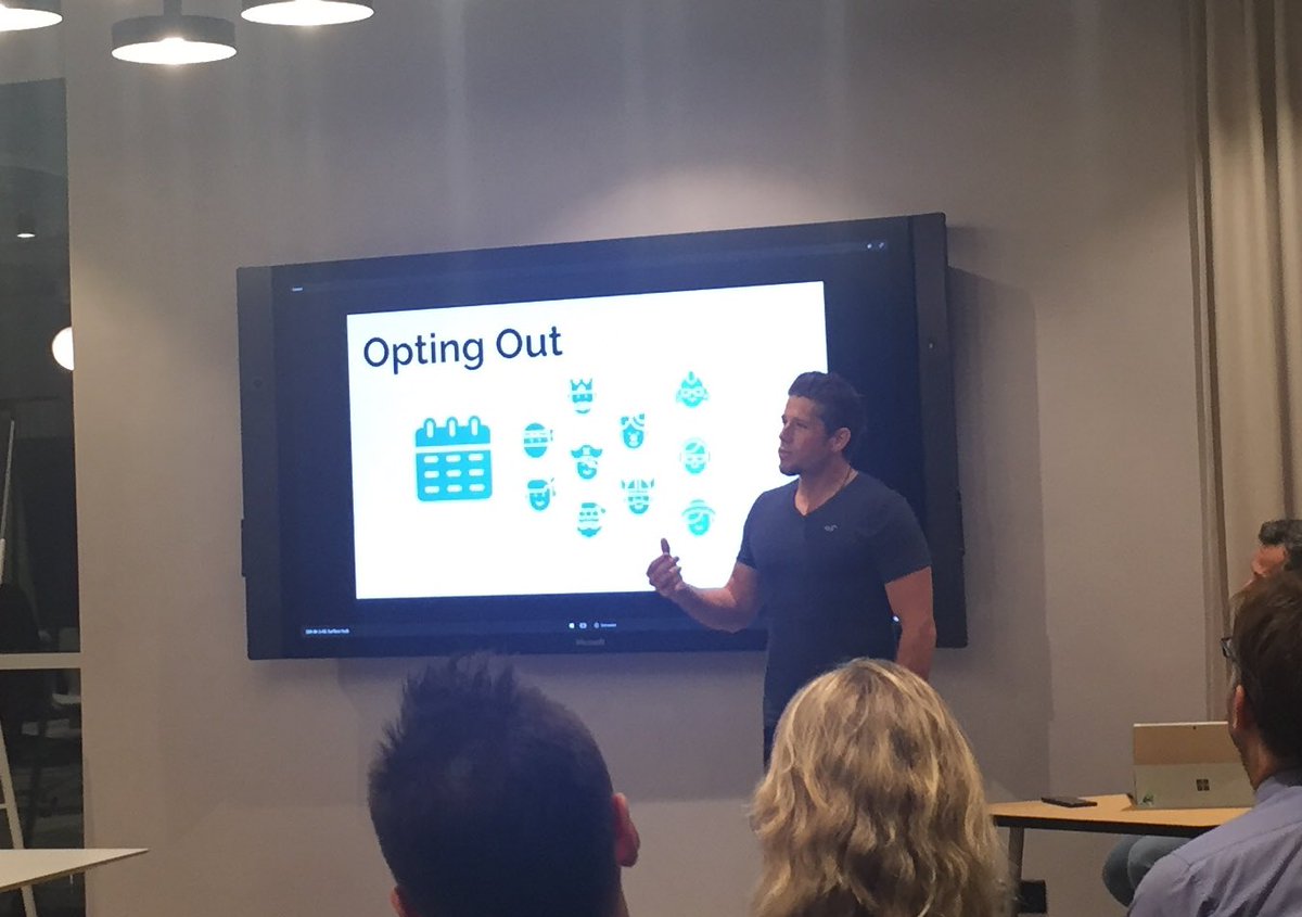 holtspeak's tweet photo. Learning about the #opting out feature of #googlecalendar with @SmithRChris #21CLTeachmeet #singapore https://t.co/F4lIgINxpD