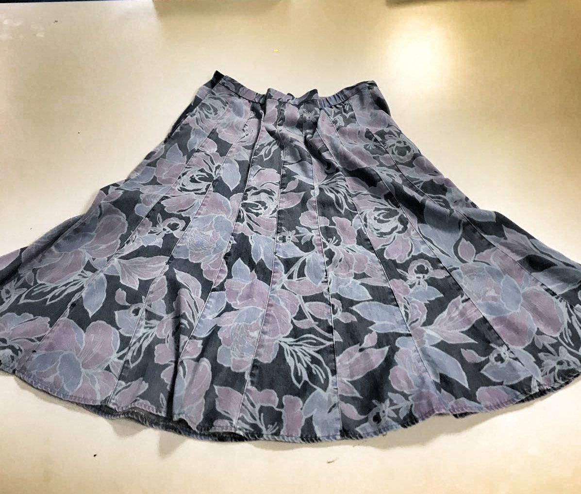 stuhhigh_suezUK's tweet image. From grannies old skirt to new dress - daughter walking the walk in #RecycleWeek2019