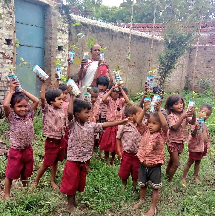 suposhitnalanda's tweet photo. पोषण माह के 25वें दिन #नालंदा जिले के सभी आंगनबाड़ी केन्द्रों पर पोषण युक्त सब्जियों और फलों के पौधे लगाए गए। 
#सही_पोषण_देश_रोशन #पोषण_अभियान 
@dmnalanda @smritiirani @MinistryWCD @POSHAN_Official @RajivKumar1 @Sajjan95 @NITIAayog @PMOIndia https://t.co/fO8Xg3cy6Q