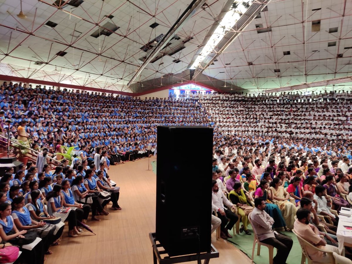 astitvam's tweet photo. This is SDM college of Ujire. The very auditorium itself inspires you. Well disciplined students are truly the asset of this college.
I spoke on the occasion of 50th anniversary of NSS. https://t.co/Xv8ZqtF0Wy