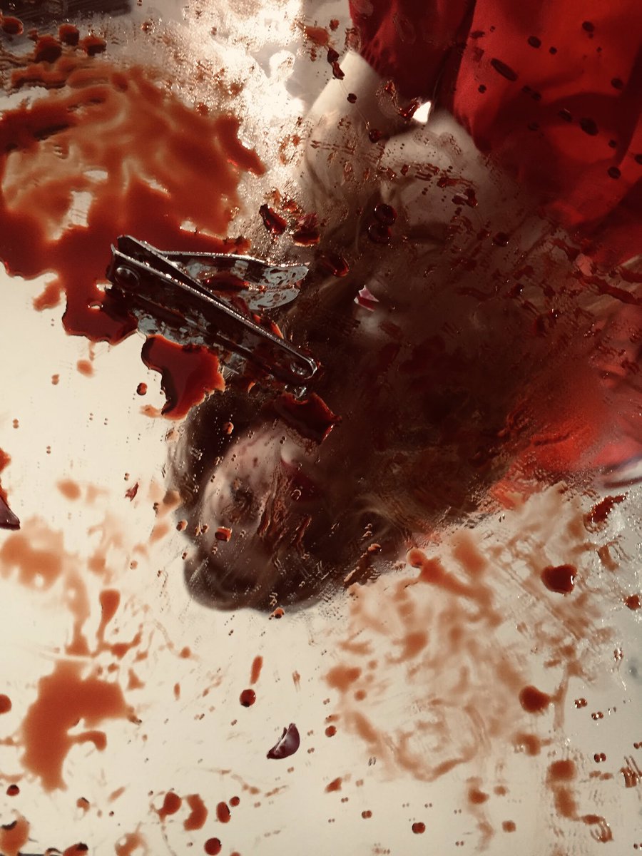 We only have *6* days left to reach our funding total... or we get nothing! If you agree that more women should be making horror... go on, drop us a few quid! kickstarter.com/projects/virtu…