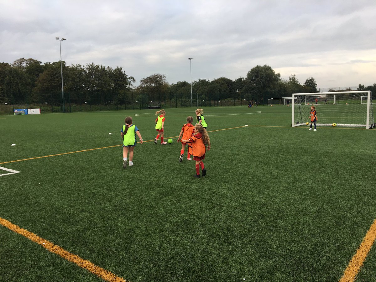 #COMMUNITY | our #ssewildcats #girls only #football session returned tonight! 

Well done to all our girlies! See you all next week for more fun football! ⚽️

#beginners #thisgirlcan #thisgirlcanliverpool