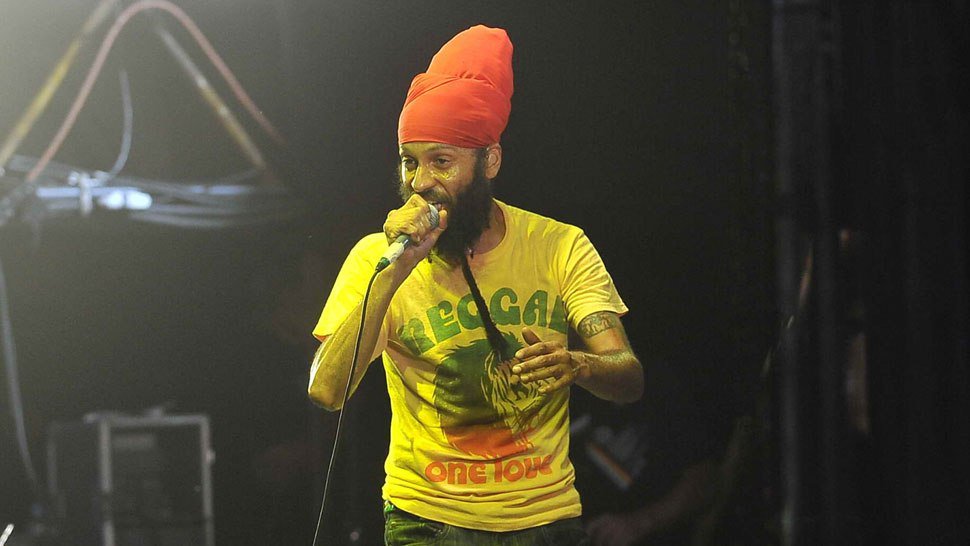 Fidel Nadal y su reggae vuelven a Cancún el próximo mes salrevista.com/2019/09/fidel-…