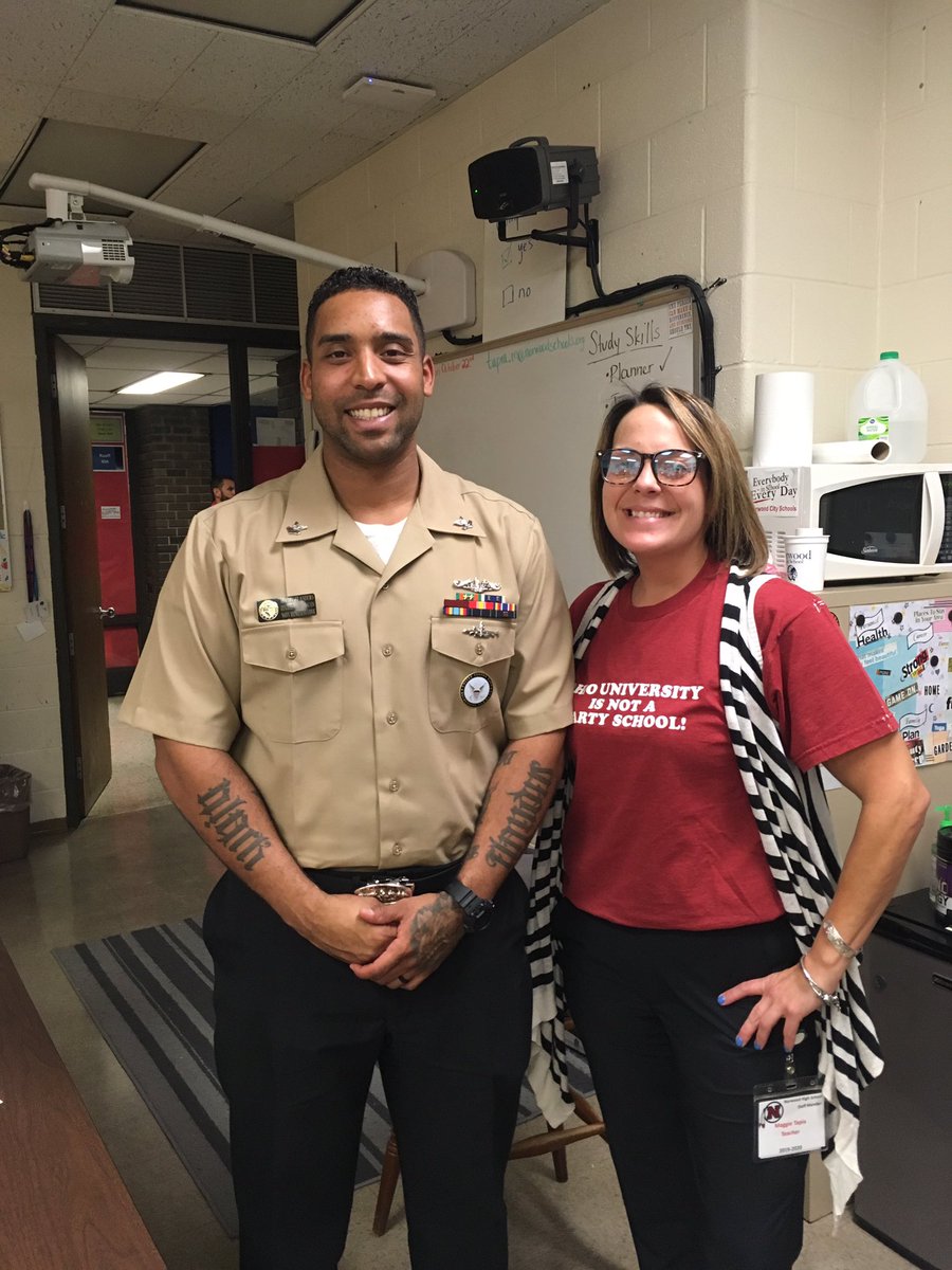 MaggieTapia1's tweet image. Thank you Petty Officer Flanders for coming to our study skills class to share your transition story! #LearnDreamLead #PostSecondaryTransition