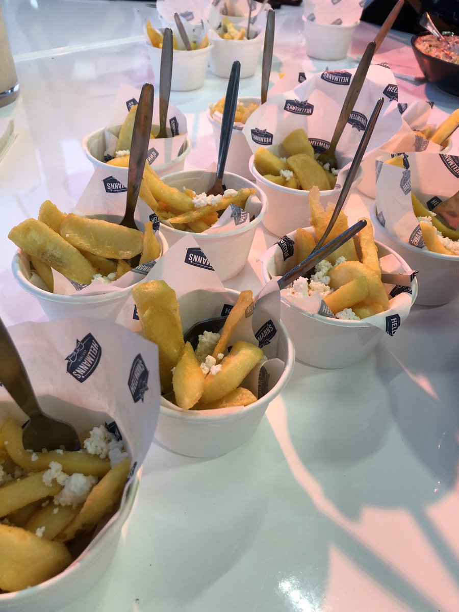 mango_omc's tweet photo. #eatoutbest has began.. @Eat_Out is announcing your Best Every Day Eateries right now! https://t.co/o7D3sfcMt4