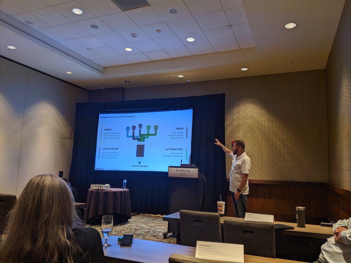VM_FrankM's tweet image. Awesome #VCDX session by @chrismutchler @BostonVMUG #BostonUserCon