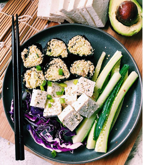eatrightrice's tweet photo. Our friend Justine O. is really on a roll here with her protein-packed take on sushi. As we like to say, anything you can make with rice, you can make with RightRice. Share your culinary creations with us! #RightRice #RiceMadeRighter #VeggieRice #VeggieGrain #EasyToCook https://t.co/yDThymOKVn
