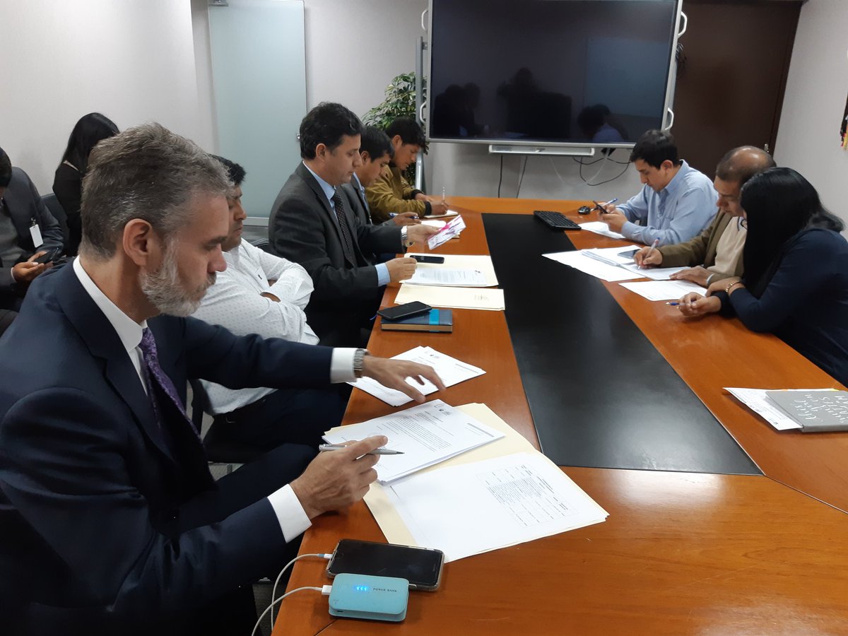 VictorAlbrecht_'s tweet photo. #TeRepresenta 
En @viviendaperu con autoridades del interior del país viendo las innumerables aportes con  las autoridades del sector Vivienda en materia de construccion y saneamiento, agua otras competencias del sector Vivienda. https://t.co/AtomWVeMsY